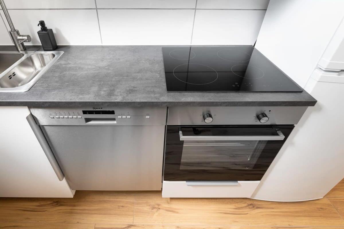 Big Central Apartment Near Rotkreuzplatz With 3 Bedroom For 12 Pax München Buitenkant foto